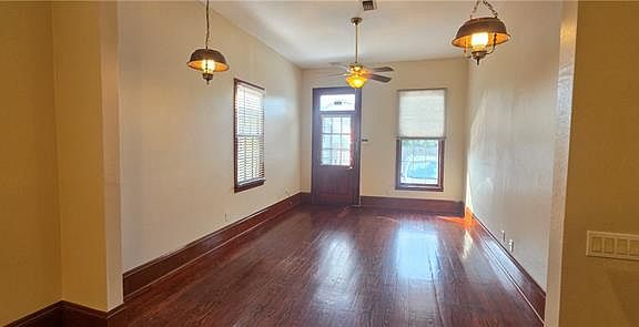 3rd image of 520 David St