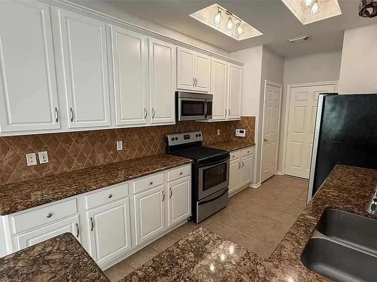 35 Ledgestone Pl — Photo 14