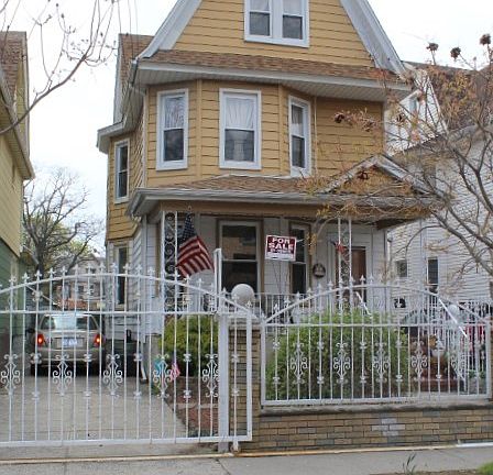 3rd image of 8758 117th St