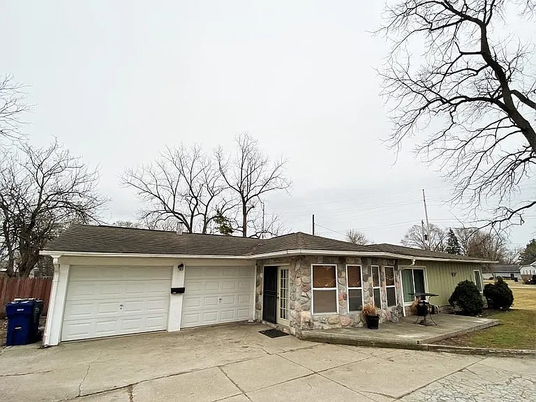 1011 1/2 S Water St — Photo 1