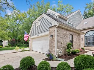 11470 Ashley Woods Dr, Westchester, IL