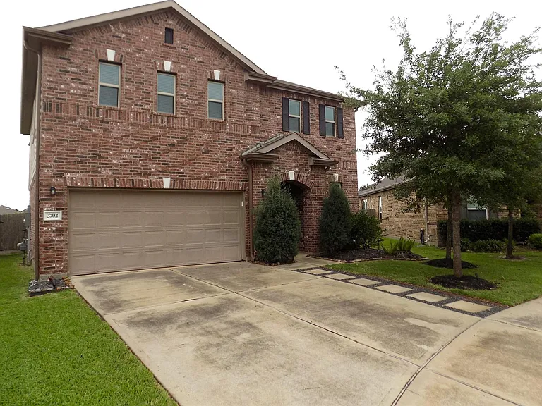 3702 Aubergine Springs Ln — Photo 2