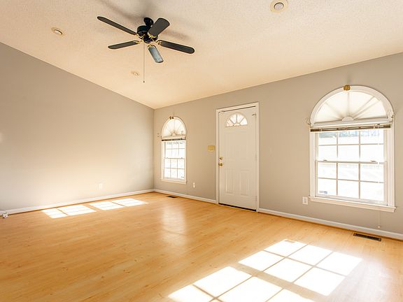 5th image of 2717 Woodmont Dr