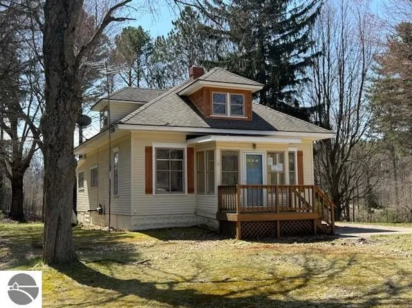 6707 W Decker Rd, Ludington, MI 49431