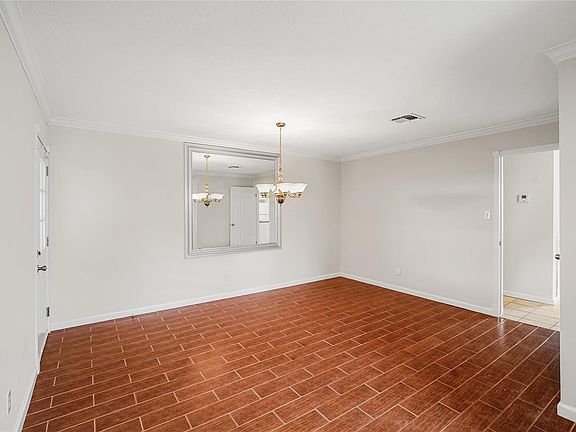 5th image of 15903 Seven Springs Dr