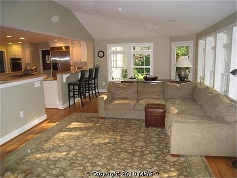 3rd image of 536 Devonshire Ct