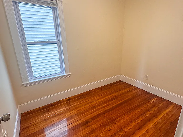 35 Hollander St #2 — Photo 9