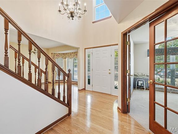 3rd image of 11 Marymount Ct