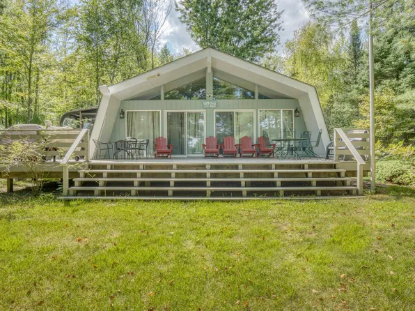 11721 S Lakeside Trl, Shepherd, MI 48883