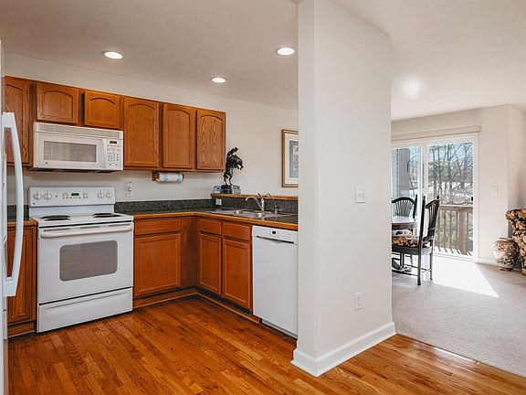3rd image of 4130 Sherwood Forest Dr