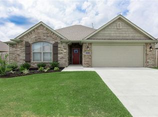 1031 Rosemary St, Centerton, AR 72719