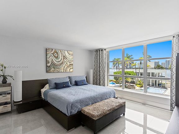 4th image of 3600 Mystic Pointe Dr APT 306