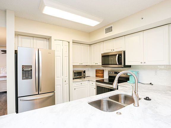 5th image of 1220 Wildwood Lakes Blvd APT 102
