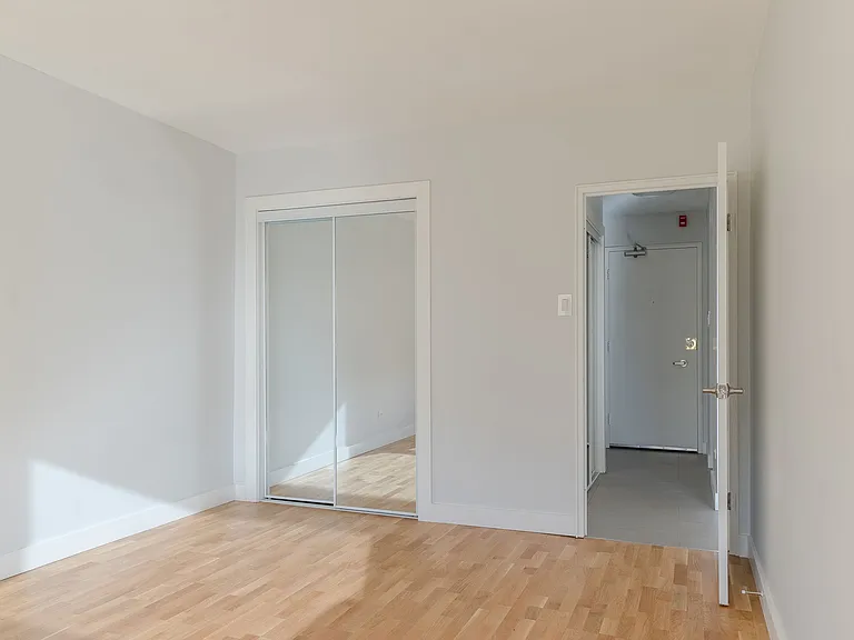 111 Lawton Blvd — Photo 30