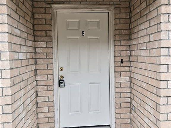 3rd image of 1513 Acme Ln APT B