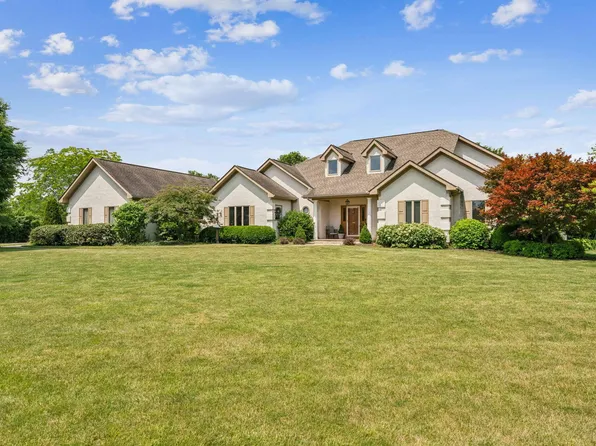 8880 Surrey Ln, Plain City, OH 43064