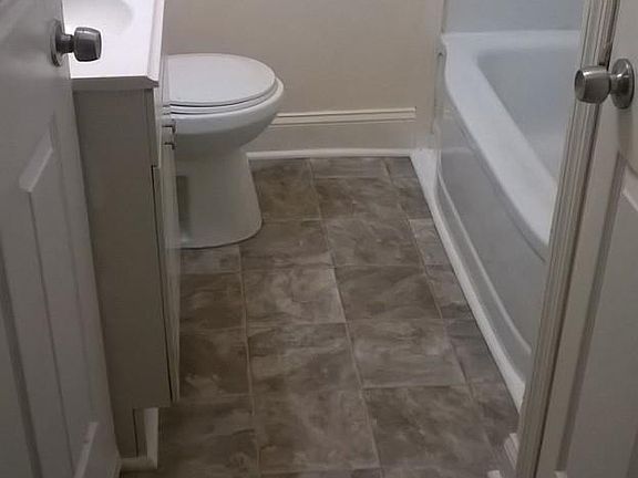 4th image of 619 Blackstone Ave