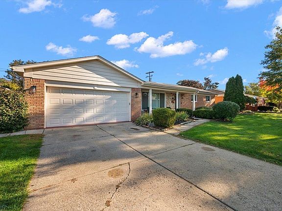 2nd image of 23137 S Rosedale Ct