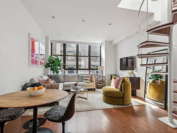 3rd image of 35 E 10th St APT 4K