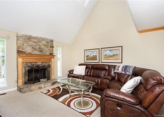 4th image of 6931 Barcliff Dr