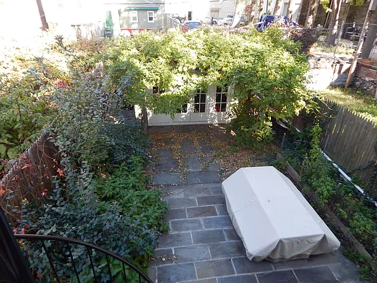 Rented by Realty Collective | media 19