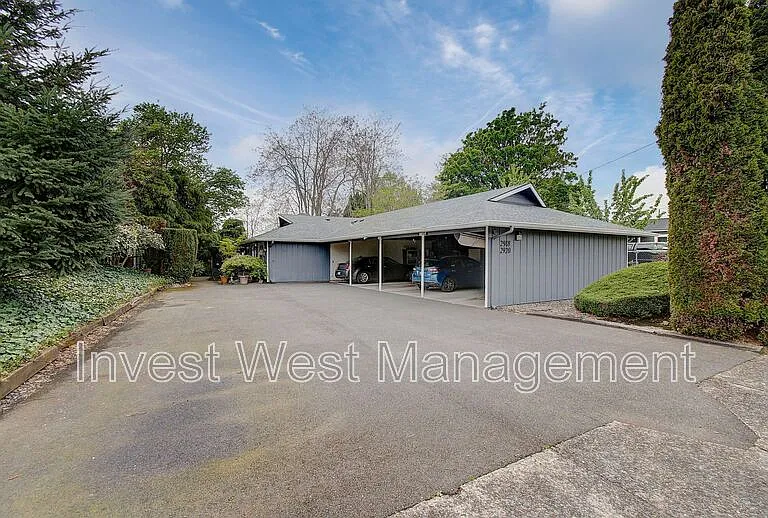 2920B Harney St — Photo 38