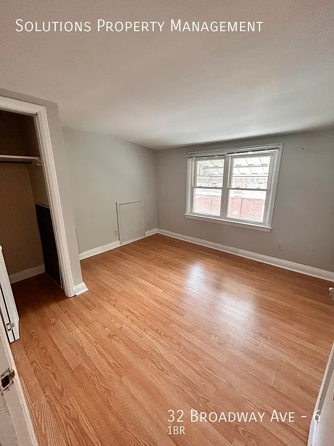 **Room Available Less Than 1 Block From Campus** — Photo 1