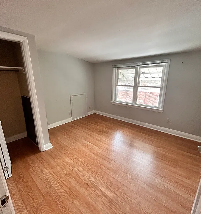 32 Broadway Ave #6