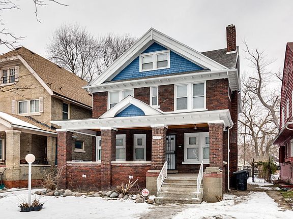 2nd image of 2222 N La Salle Gdns
