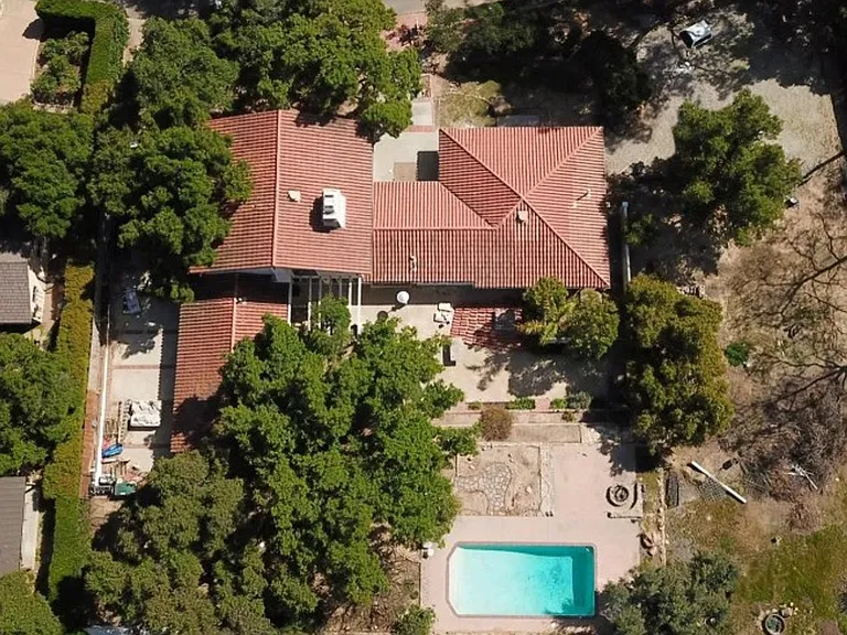 820 Foothill Ln — Photo 30