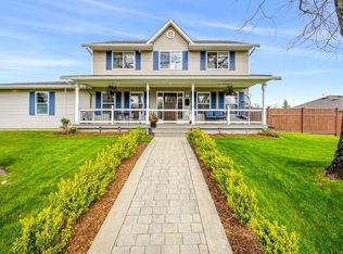 1097 McBride Pl, Courtenay, BC V9N 8Z2