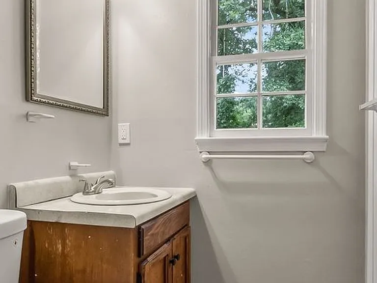 4215 Smith St — Photo 19