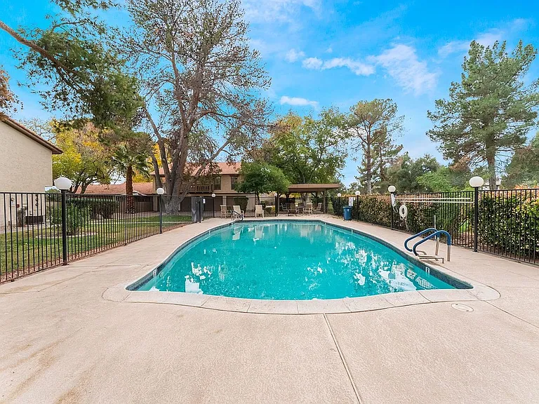 3141 Pinehurst Dr #C — Photo 23