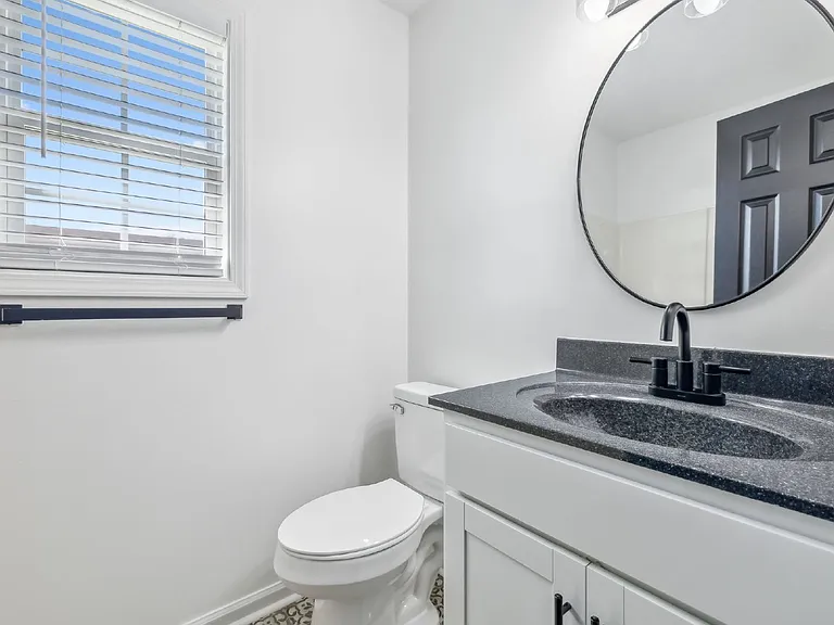 1824 Cottingham Ct — Photo 28