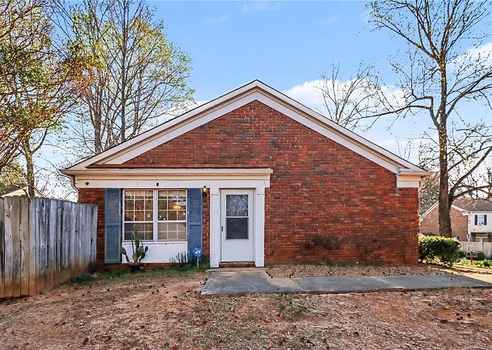 1st image of 2571 Stratford Ln