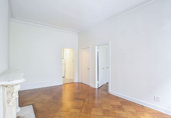 2nd image of 124 E 72nd St APT 2F