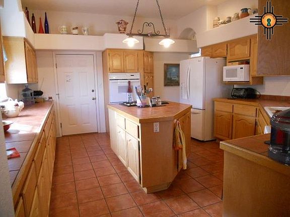 2nd image of 1013 Poplar St
