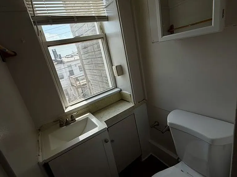 503 N Rose St — Photo 6