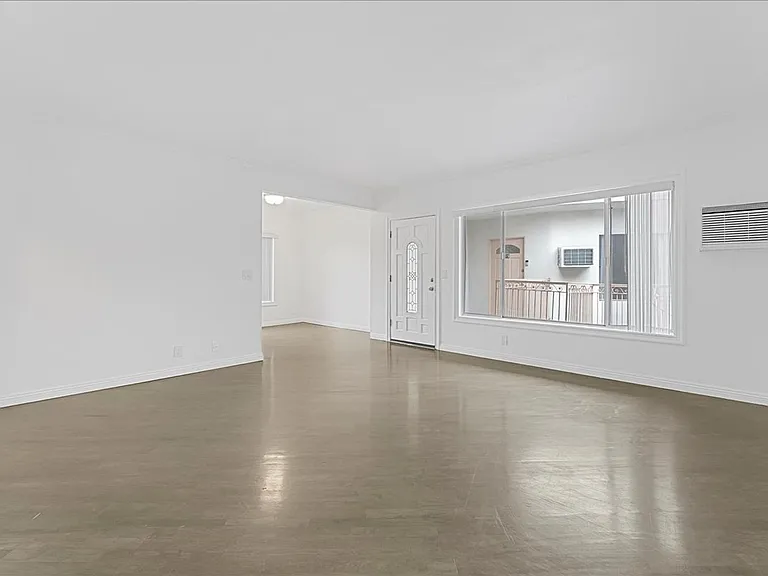 11661 Erwin St #8 — Photo 5