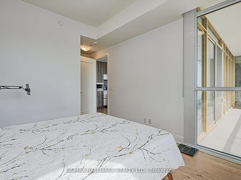 151 Avenue Rd #601 — Photo 21