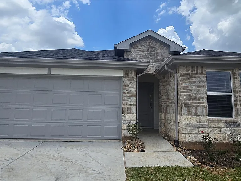 3046 Holland Lakes Dr — Photo 2