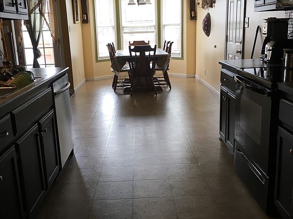 4th image of 3108 Twelve Oaks Blvd