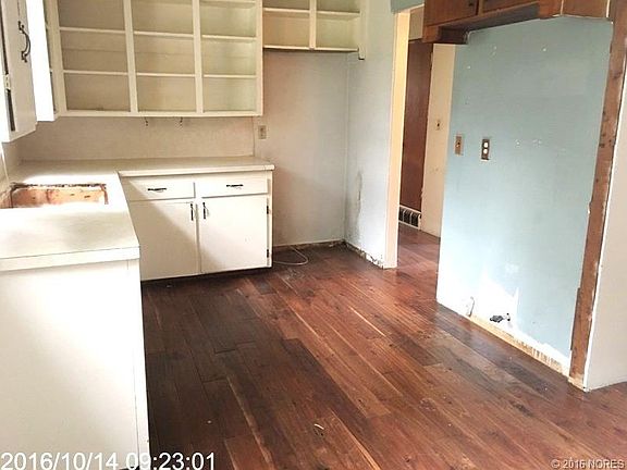 5th image of 1403 N 76th Ave E