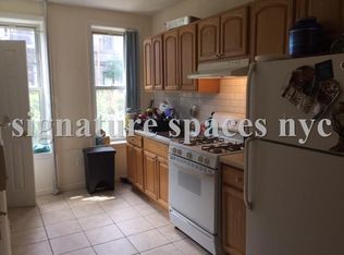 3034 42nd St APT 1R, Astoria, NY 11103
