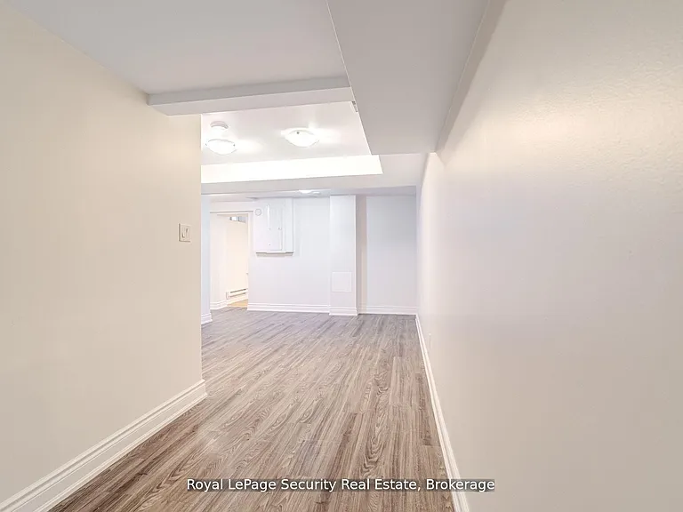 706 Gladstone Ave #LOWER — Photo 14