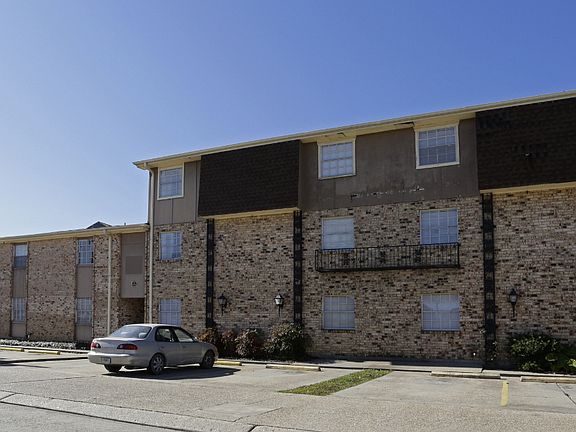 3rd image of 3000 Independence St APT 207