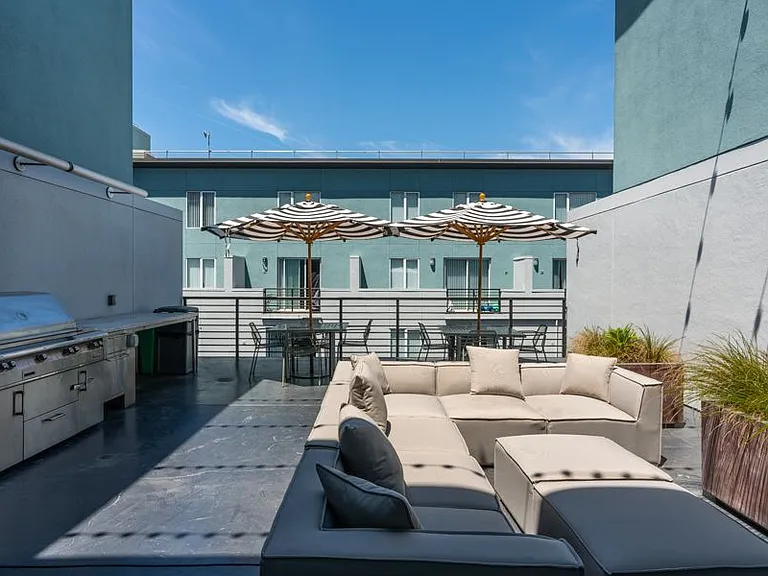 Domain Oakland — Photo 12