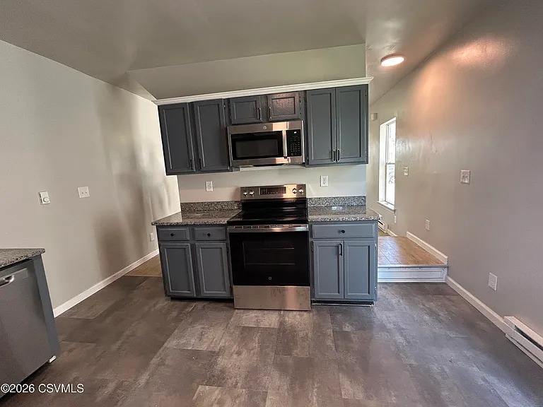 926 Edison Ave — Photo 8