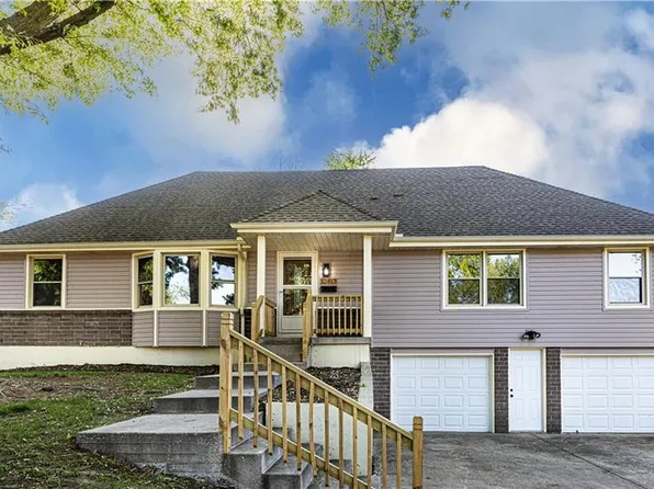 12813 Overhill Rd, Grandview, MO 64030