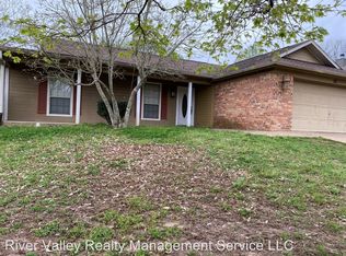 111 Preston Dr, Russellville, AR 72802